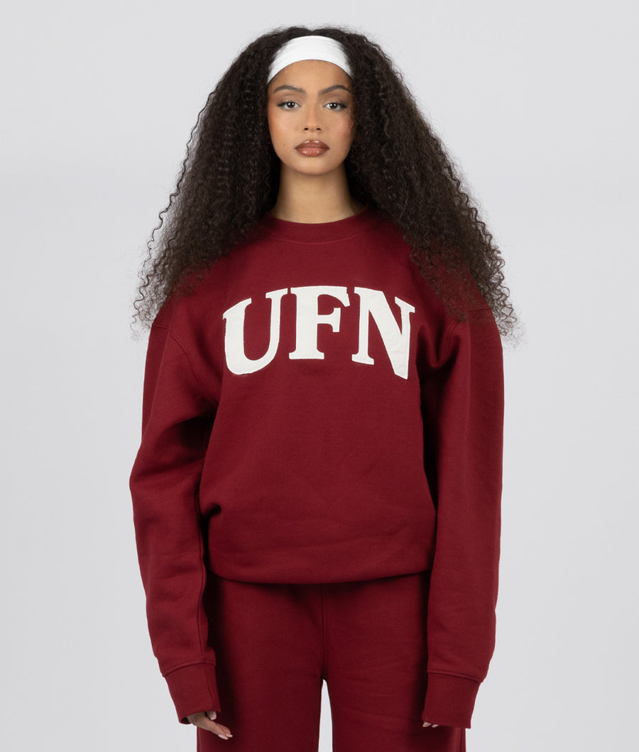 BURGUNDY APPLIQUÉ SWEATSHIRT